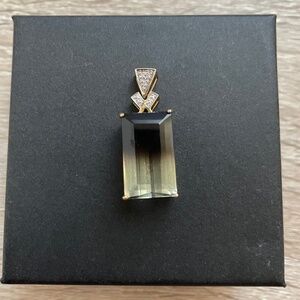 9ct gold vintage stunning bi-color quartz and diamond pendant